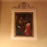 Proseguendo il cammino tra i banchi dei fedeli � possibile osservare ai lati due gioielli. A sinistra spicca infatti l'ultima comunione di San Ferdinando ideata nel 1848 dal napoletano Federico Maldarelli: fu commissionata proprio dall'omonimo re, che poi la don� alla chiesa